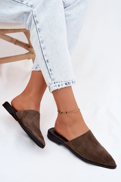 Skórzane Zamszowe Klapki Mule Damskie Płaskie D&A JC61-1004 Khaki